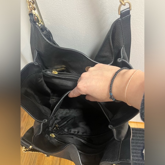 Michael Kors Purse/ Leather - Picture 4 of 8